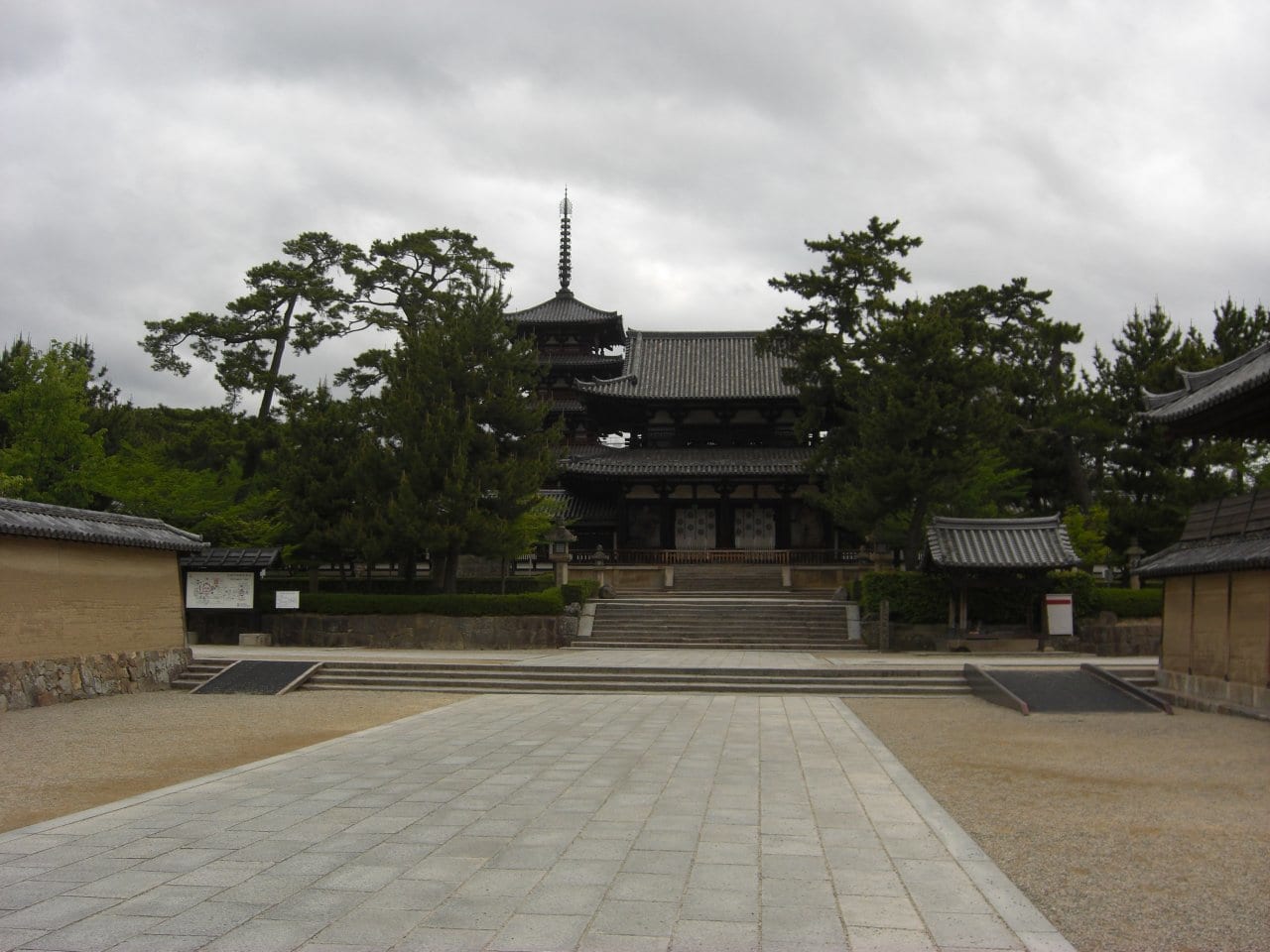 法隆寺玄関