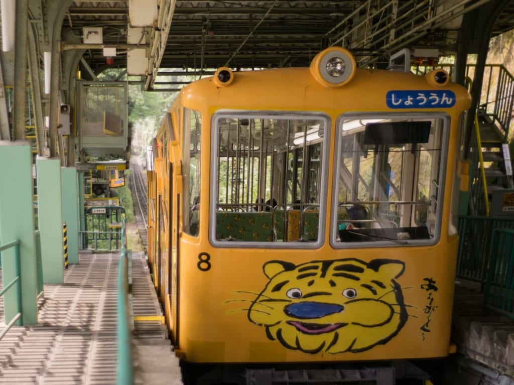 信貴山ケーブルカー
