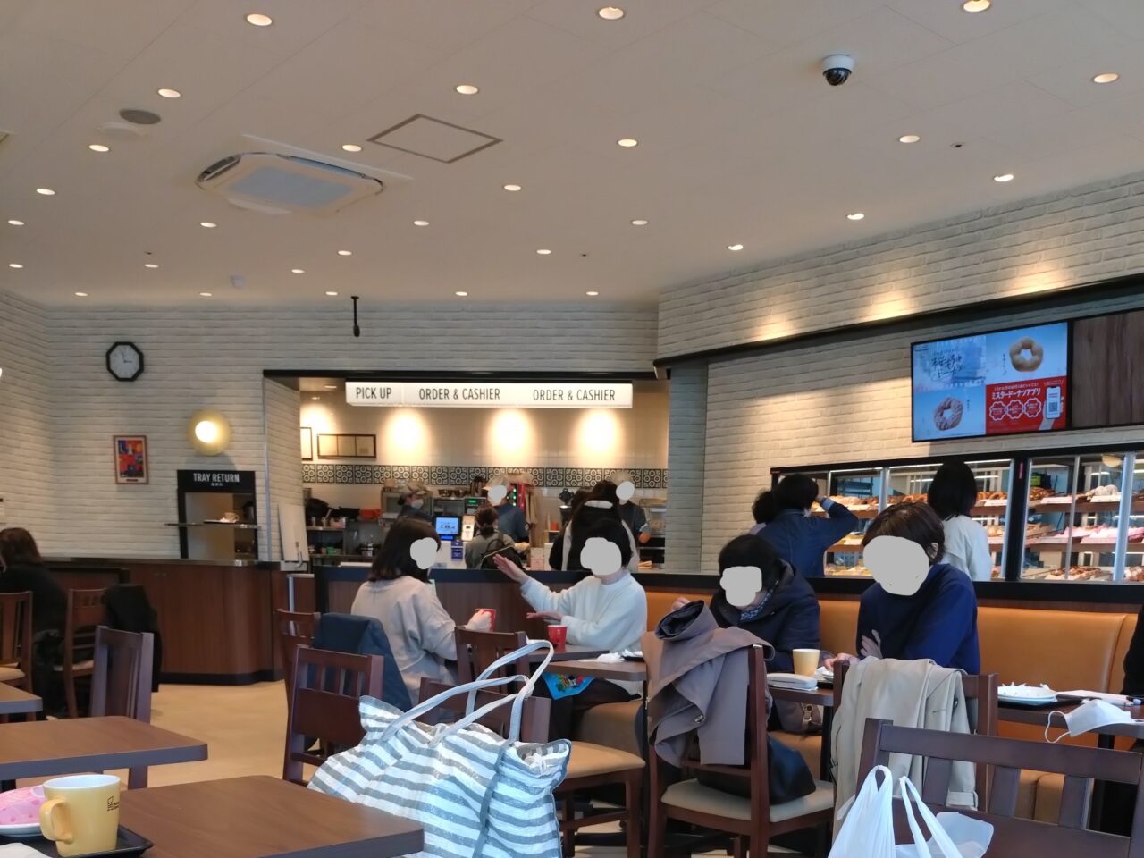 ミスタードーナツ王寺の店内のようす