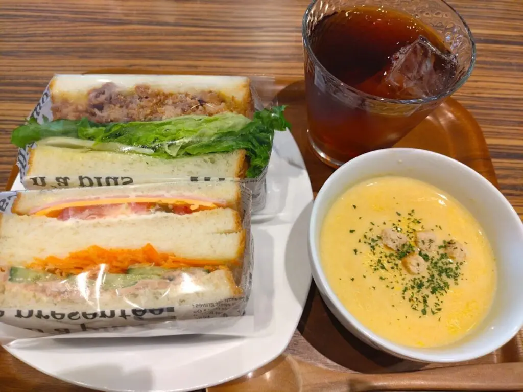 カフェモンステラのサンドイッチランチ