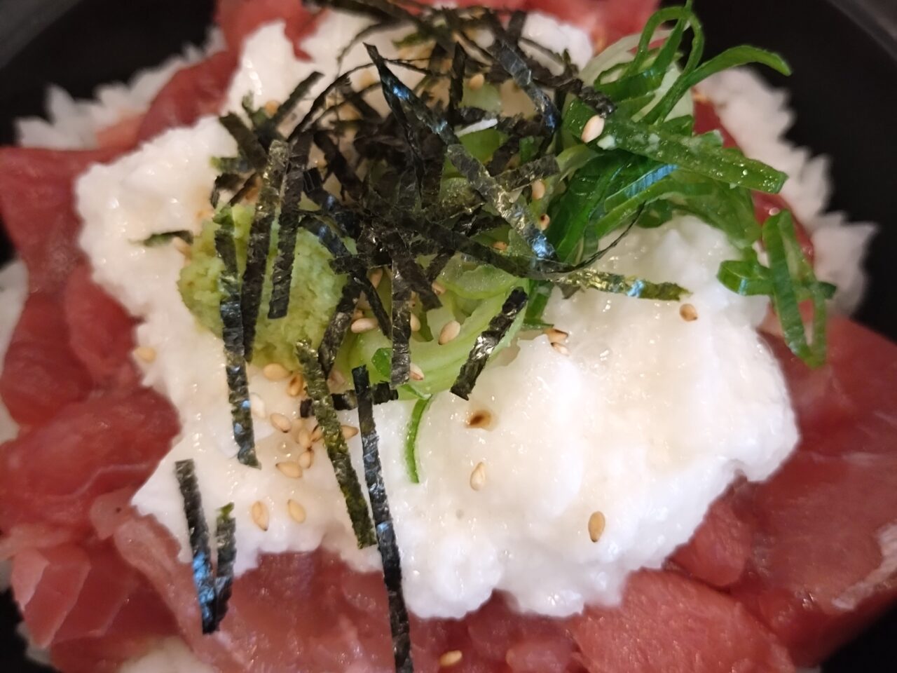 魚八庭　まぐろ山かけ丼