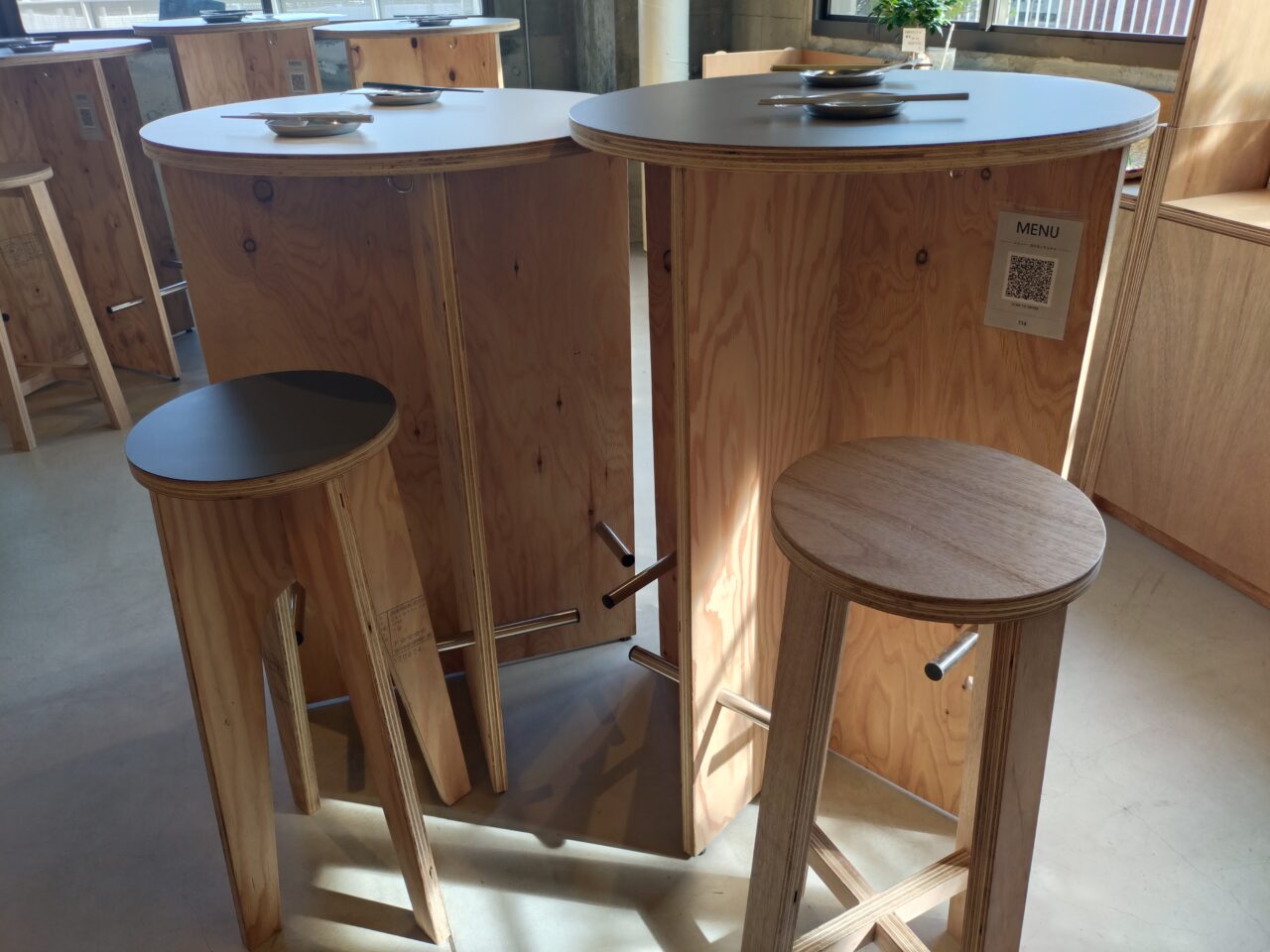 つばめスタンド