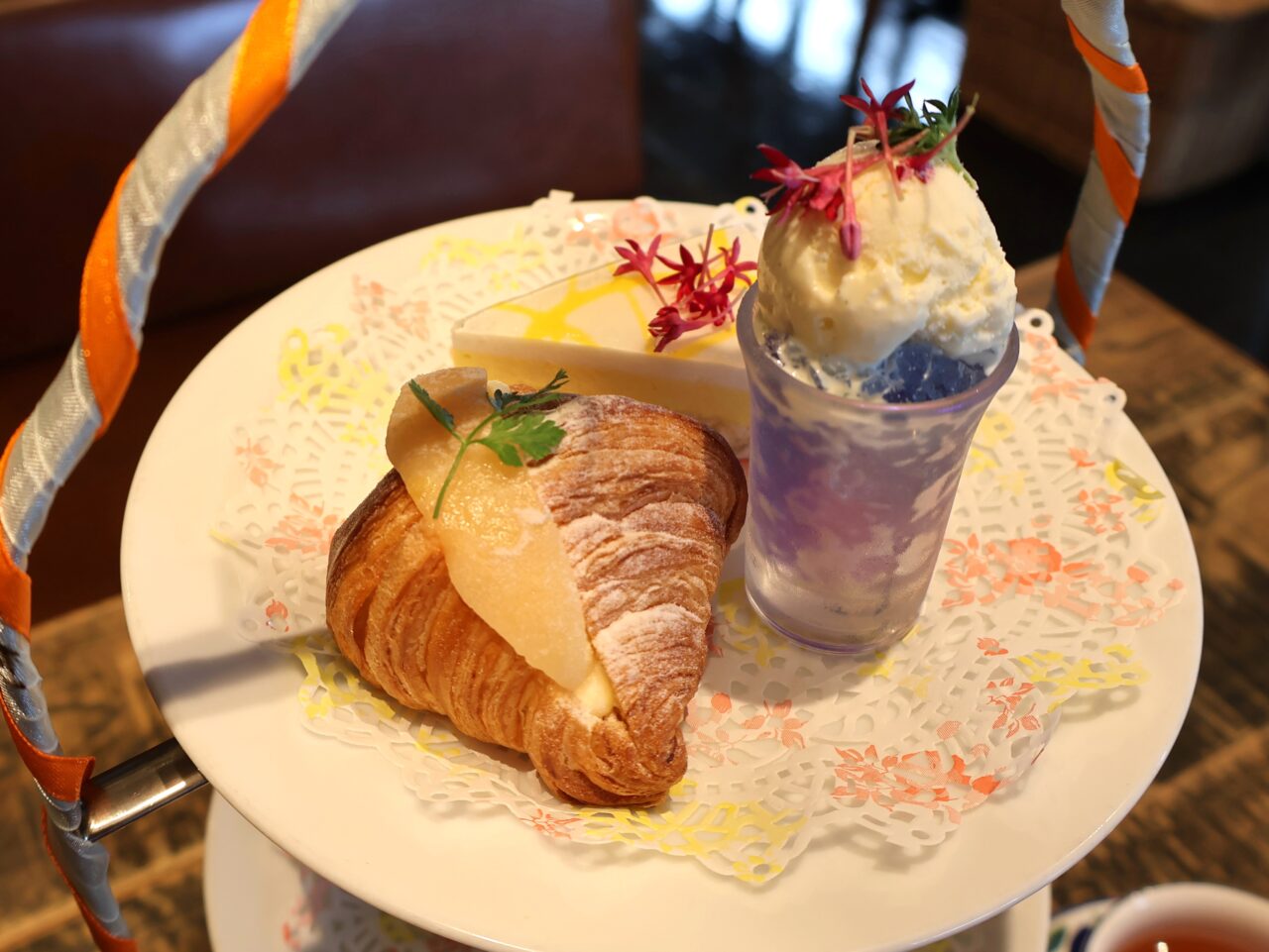 フルーツたっぷりアフタヌーンティー